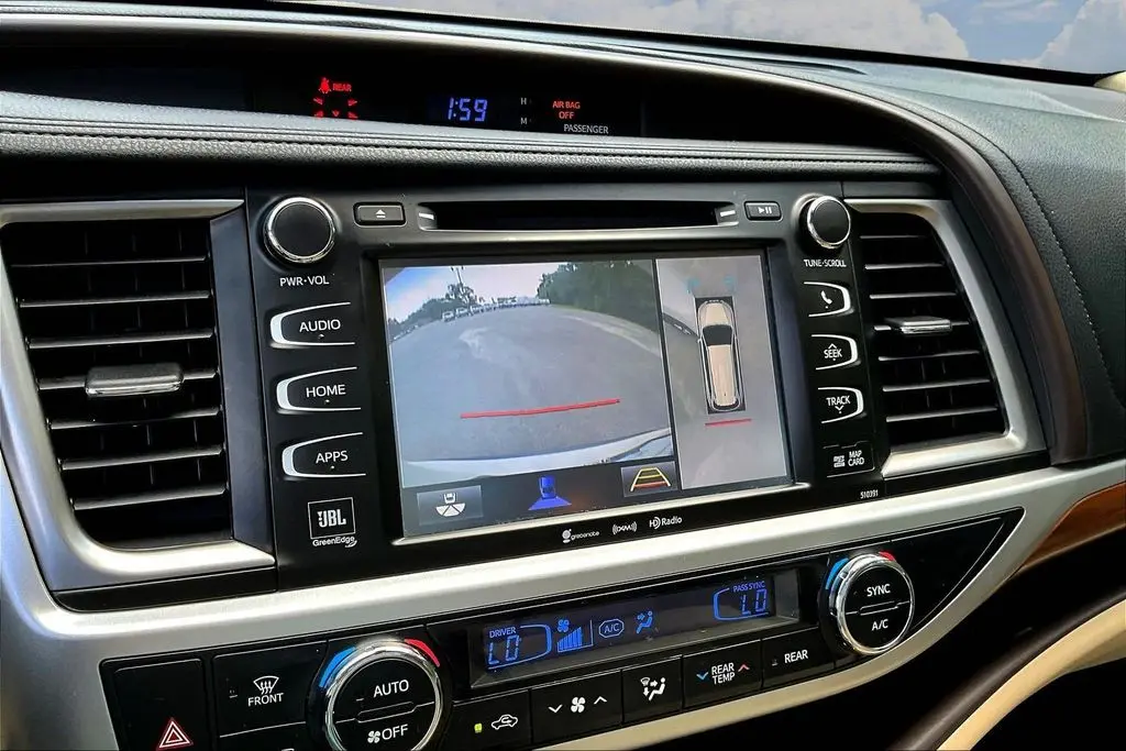 2019 Toyota Highlander - $26,998