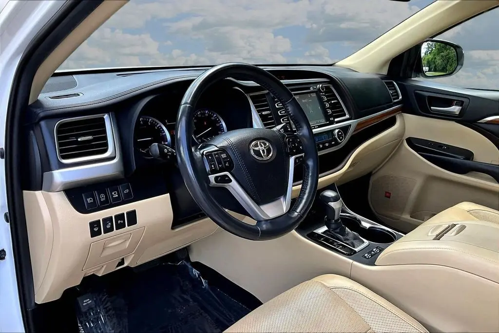 2019 Toyota Highlander - $26,998