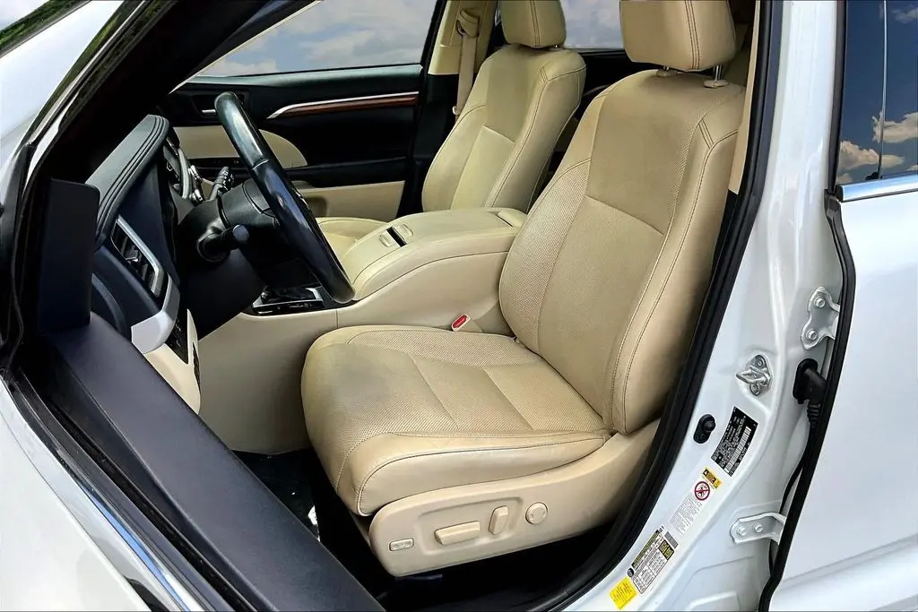 2019 Toyota Highlander - $26,998