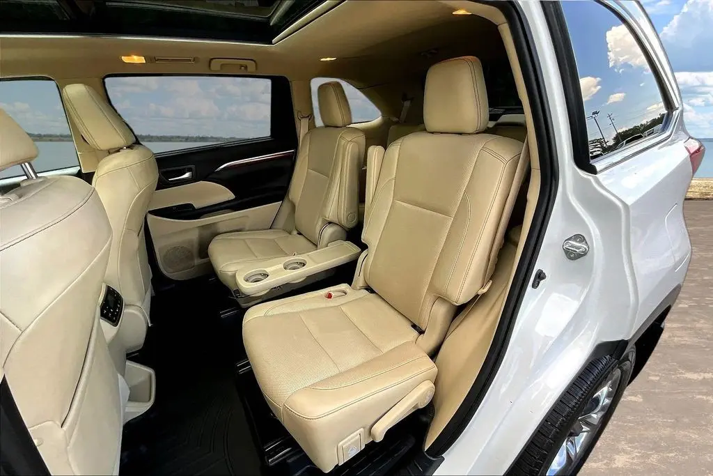 2019 Toyota Highlander - $26,998