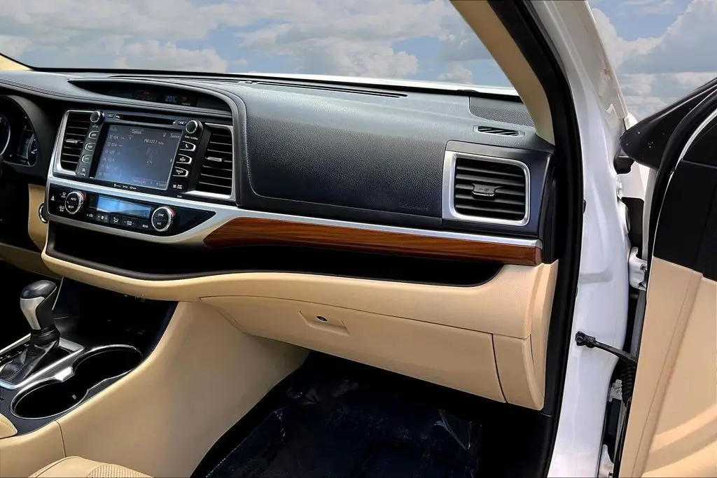 2019 Toyota Highlander - $26,998