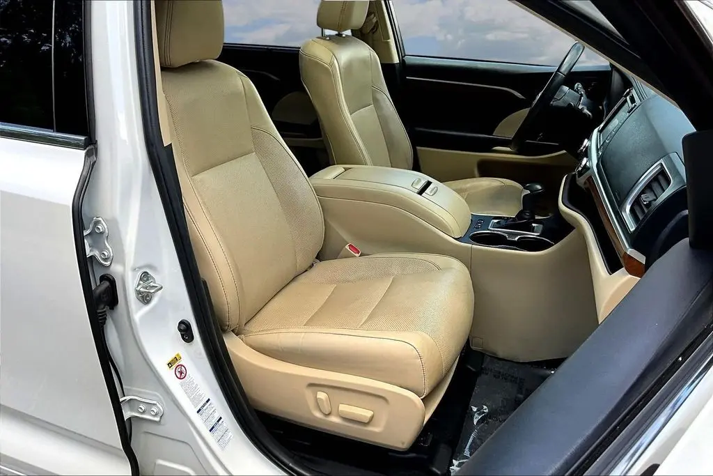 2019 Toyota Highlander - $26,998