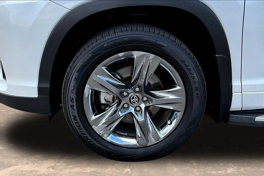 2019 Toyota Highlander - $26,998