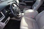 2019 Highlander Thumbnail 14