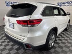2019 Highlander Thumbnail 5