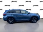 2017 Highlander Thumbnail 4