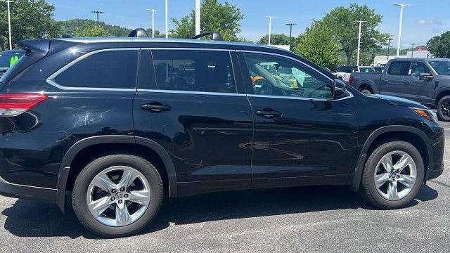 2017 Toyota Highlander Limited