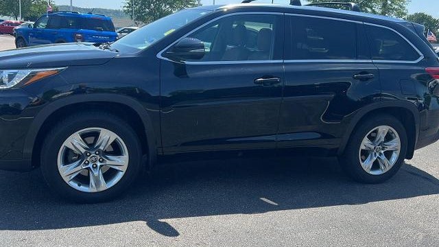 2017 Toyota Highlander Limited