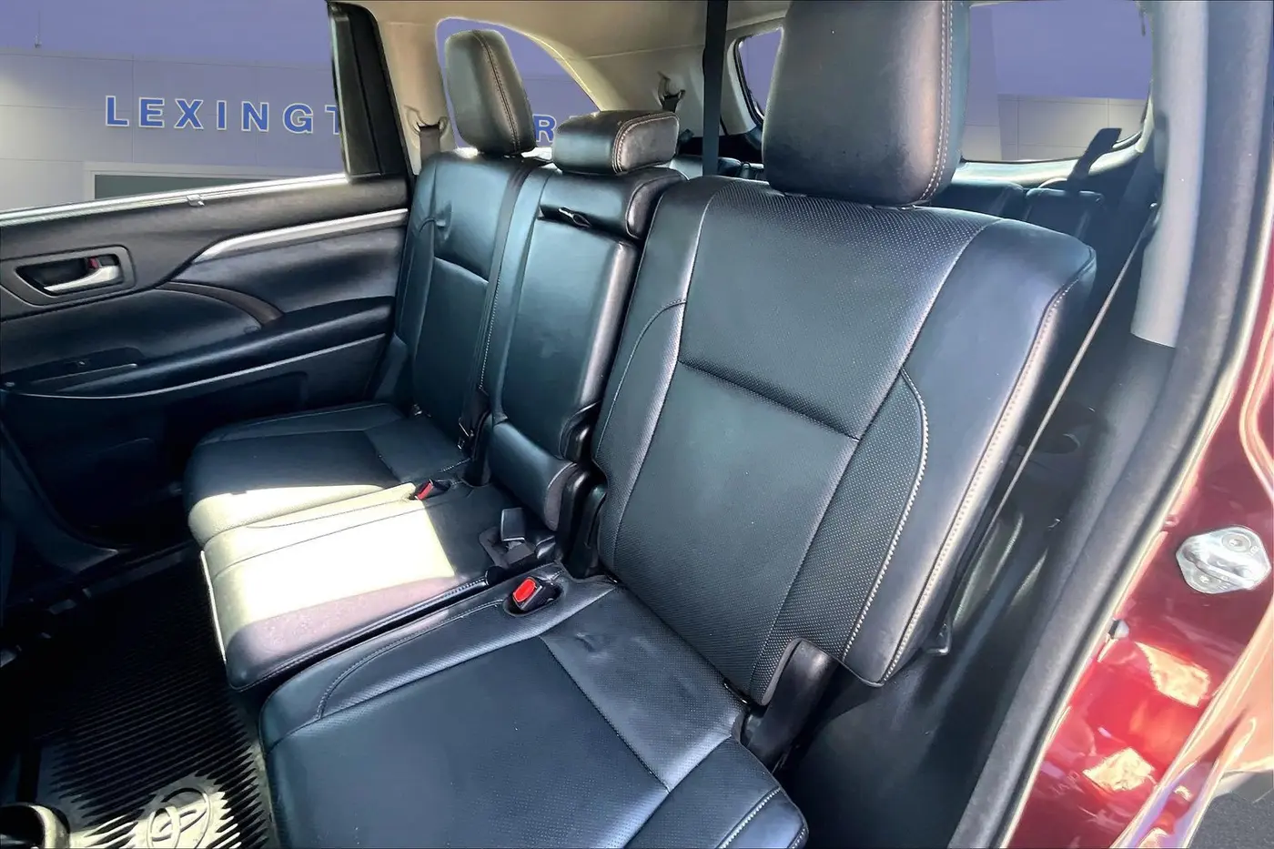2018 Toyota Highlander - $22,800