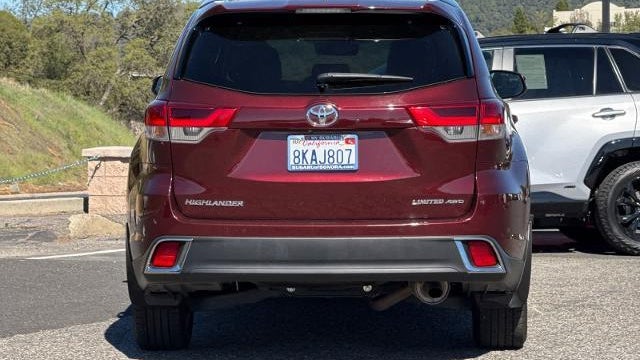 2019 Toyota Highlander Limited Platinum