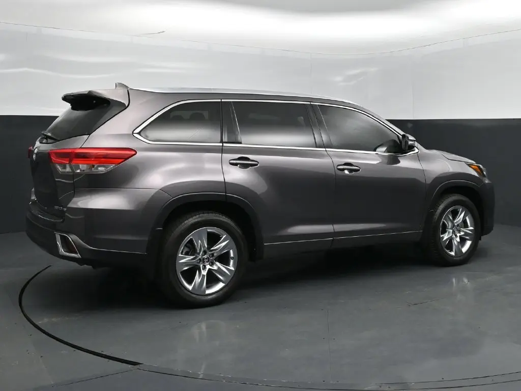 2019 Toyota Highlander - $28,398