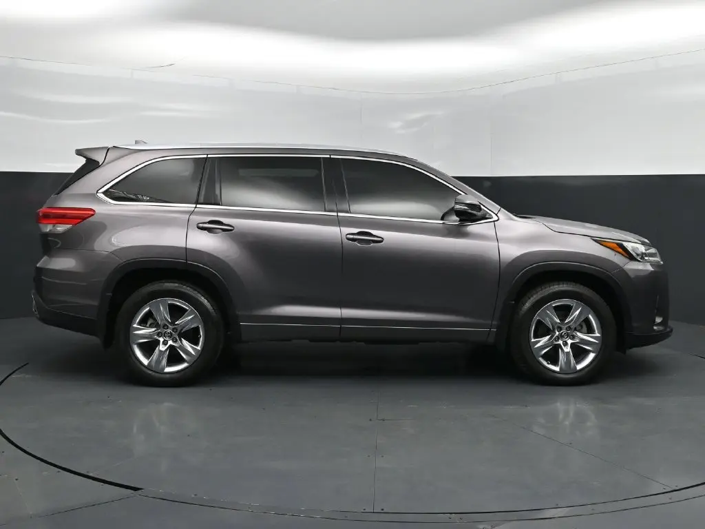 2019 Toyota Highlander - $28,398