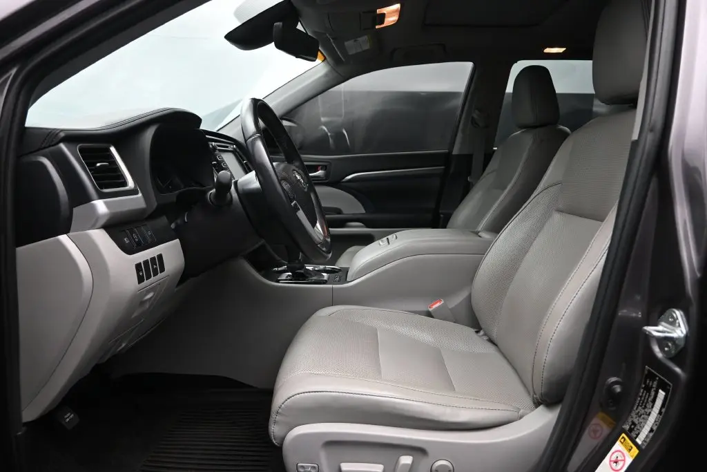 2019 Toyota Highlander - $28,398