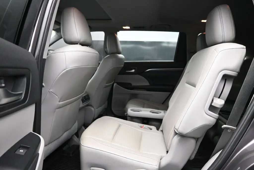 2019 Toyota Highlander - $28,398