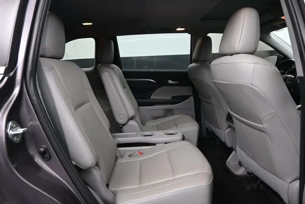 2019 Toyota Highlander - $28,398