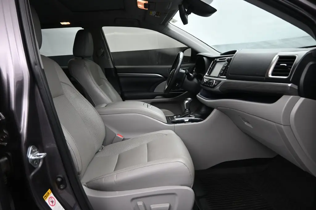 2019 Toyota Highlander - $28,398