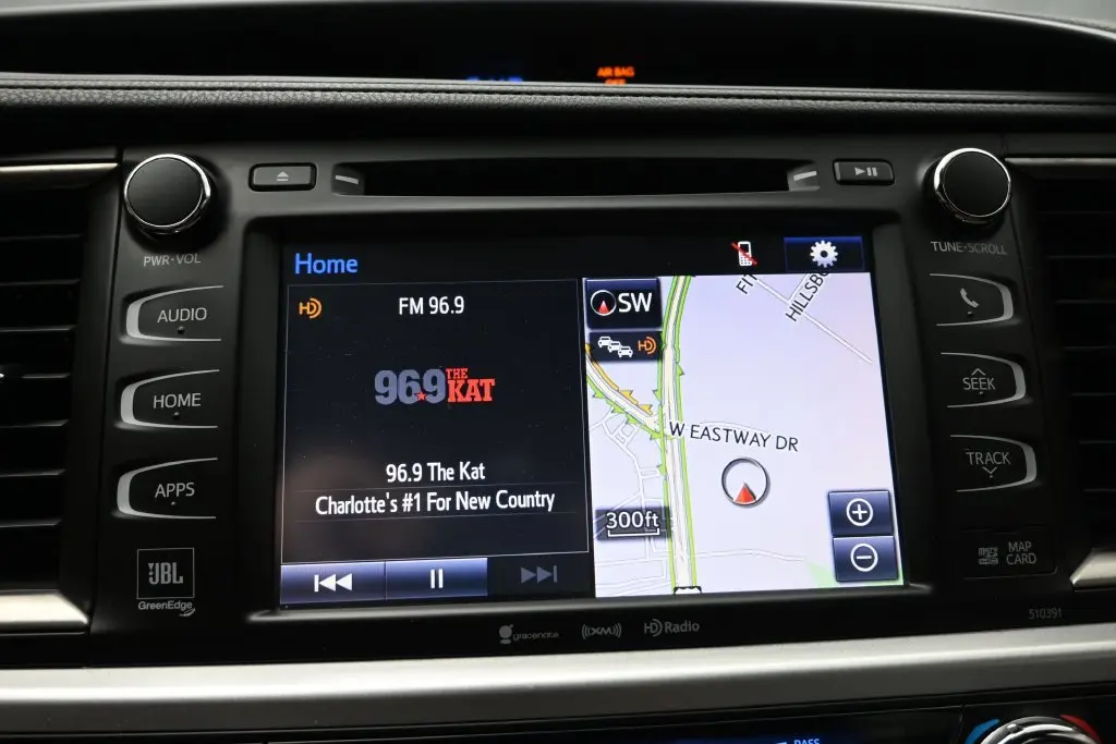 2019 Toyota Highlander - $28,398