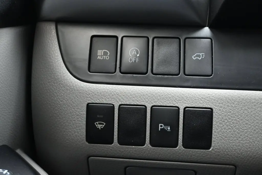 2019 Toyota Highlander - $28,398