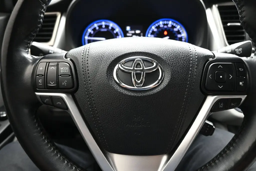 2019 Toyota Highlander - $28,398
