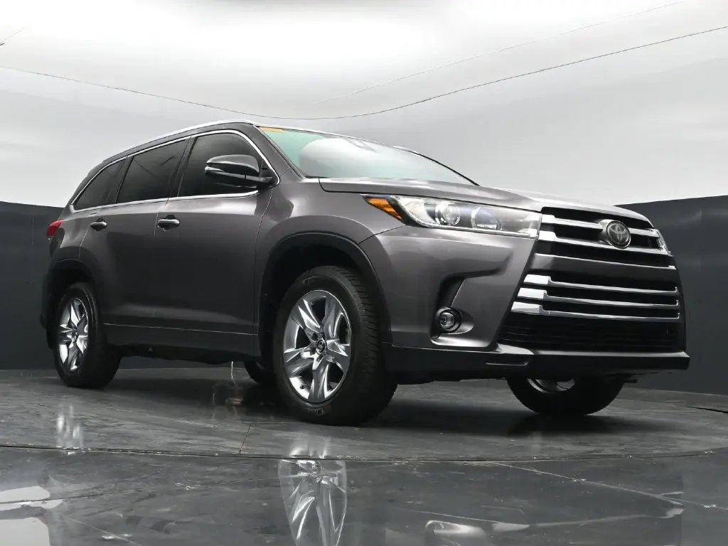 2019 Toyota Highlander - $28,398