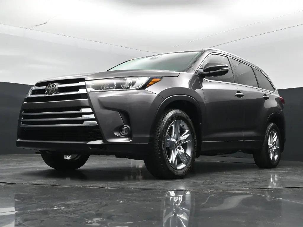 2019 Toyota Highlander - $28,398