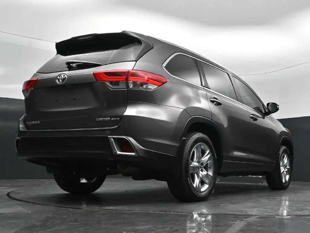 2019 Toyota Highlander - $28,398