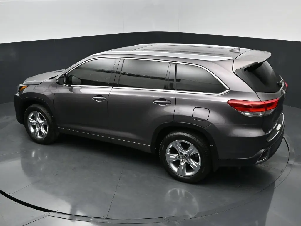 2019 Toyota Highlander - $28,398