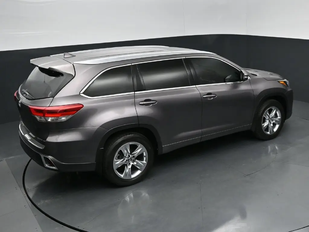 2019 Toyota Highlander - $28,398