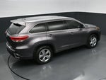2019 Highlander Thumbnail 30