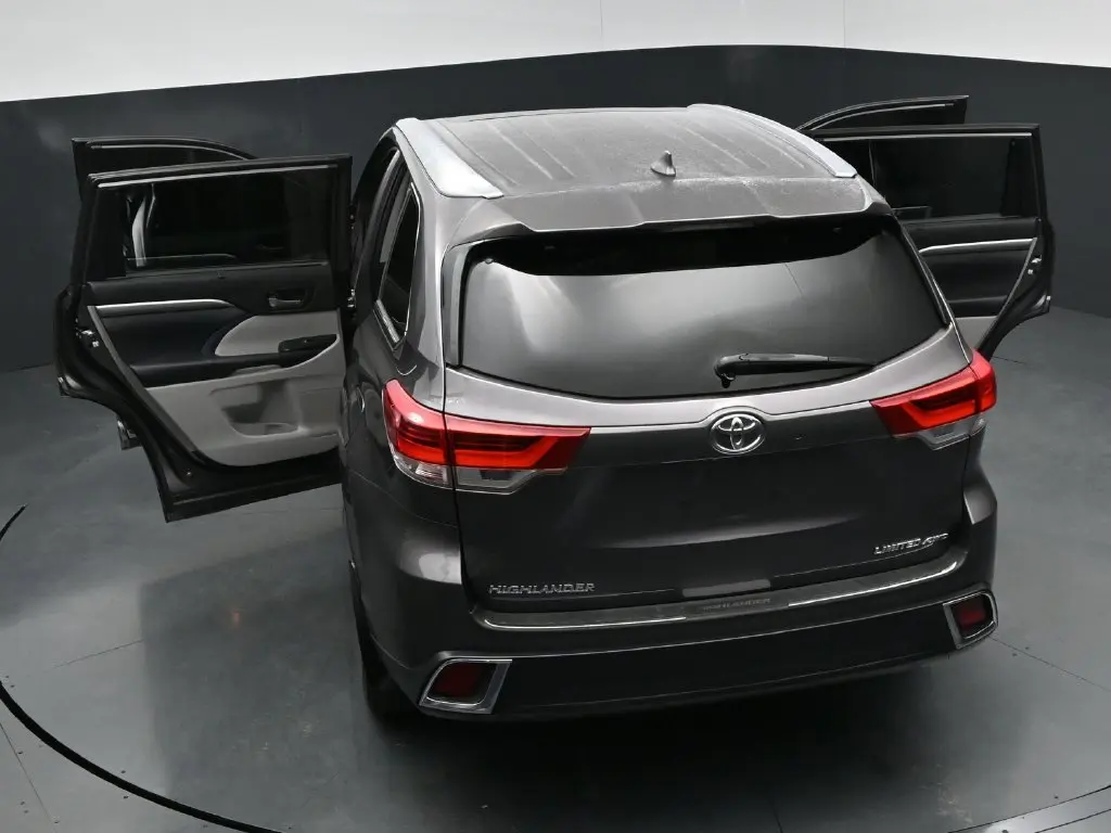 2019 Toyota Highlander - $28,398