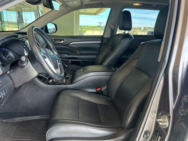 2019 Toyota Highlander - $28,389