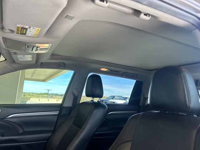 2019 Toyota Highlander - $28,389