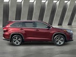 2019 Highlander Thumbnail 2