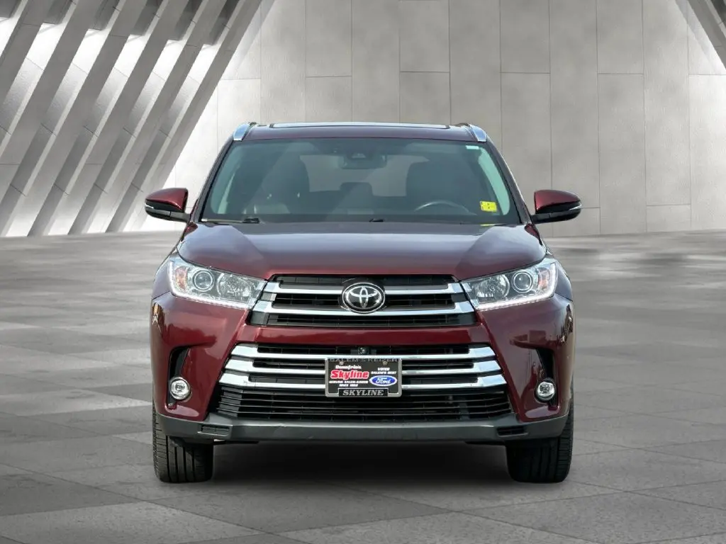 2019 Toyota Highlander - $29,999