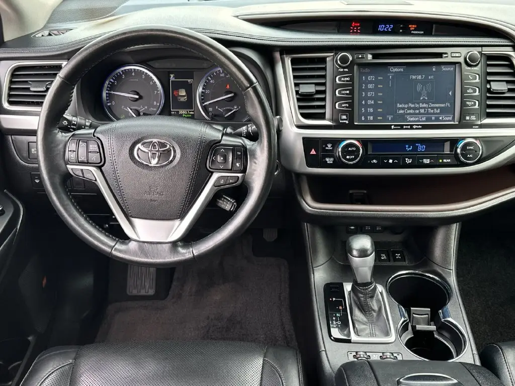 2019 Toyota Highlander - $29,999
