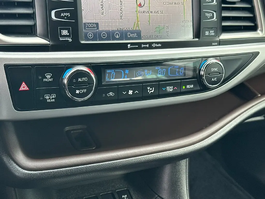 2019 Toyota Highlander - $29,999
