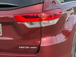 2019 Highlander Thumbnail 25