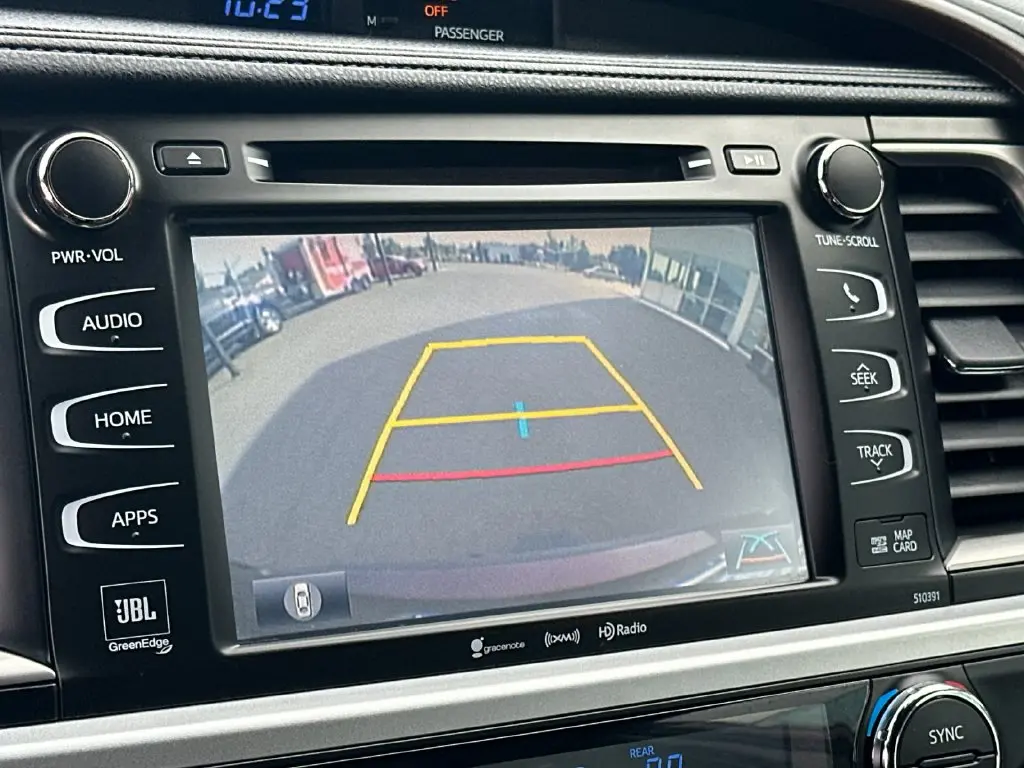 2019 Toyota Highlander - $29,999
