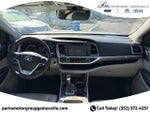 2017 Highlander Thumbnail 18
