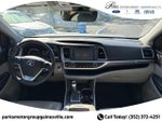 2017 Highlander Thumbnail 18