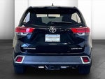 2017 Highlander Thumbnail 3