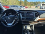 2017 Highlander Thumbnail 10