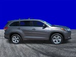 2017 Highlander Thumbnail 3