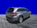 2017 Highlander Thumbnail 4