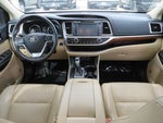 2017 Highlander Thumbnail 9