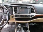 2017 Highlander Thumbnail 17