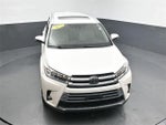 2017 Highlander Thumbnail 32