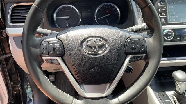 2017 Toyota Highlander Limited Platinum