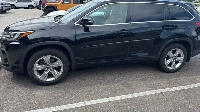 2017 Toyota Highlander Limited