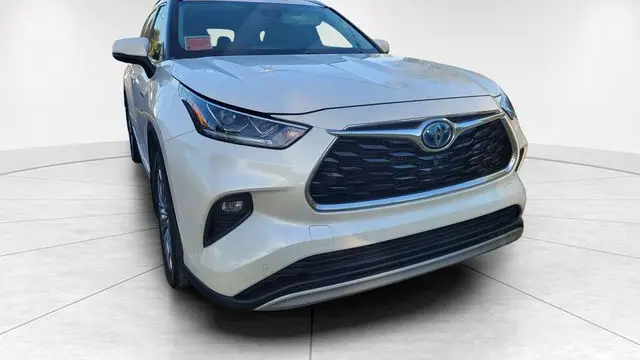 Preowned 2021 Toyota Highlander Hybrid Platinum for Sale